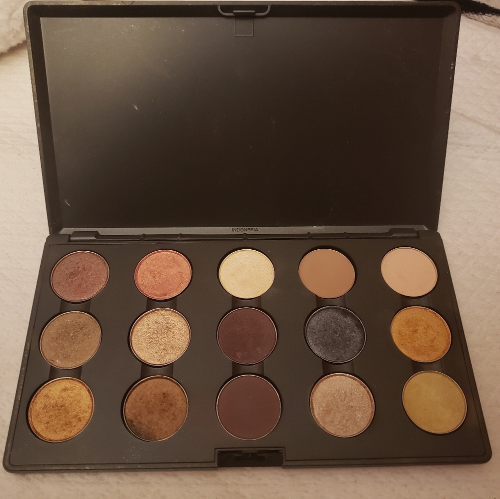 MAC Pro Palette custom eyeshadow